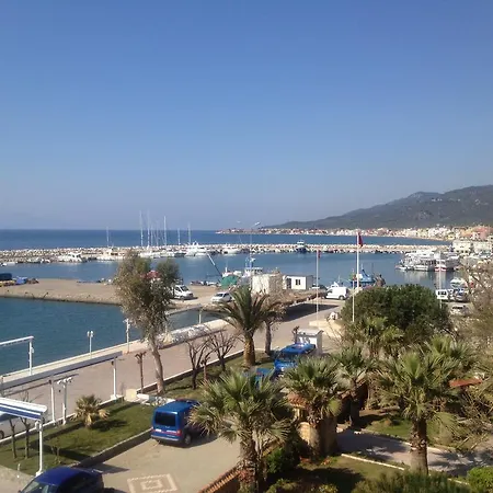 Alp Restaurant Otel Küçükkuyu